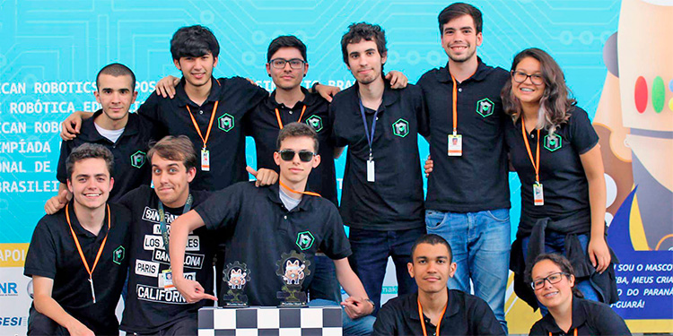 Equipe composta por alunos da UFABC (Project Neon)