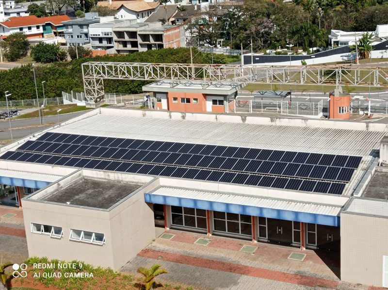 Foto da Usina Fotovoltaica no campus São Bernardo do Campo da Universidade Federal do ABC